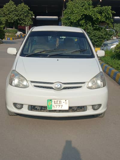 Toyota Platz 2003