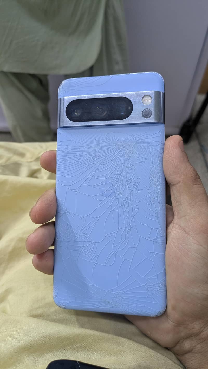 Google Pixel 8 Pro 0