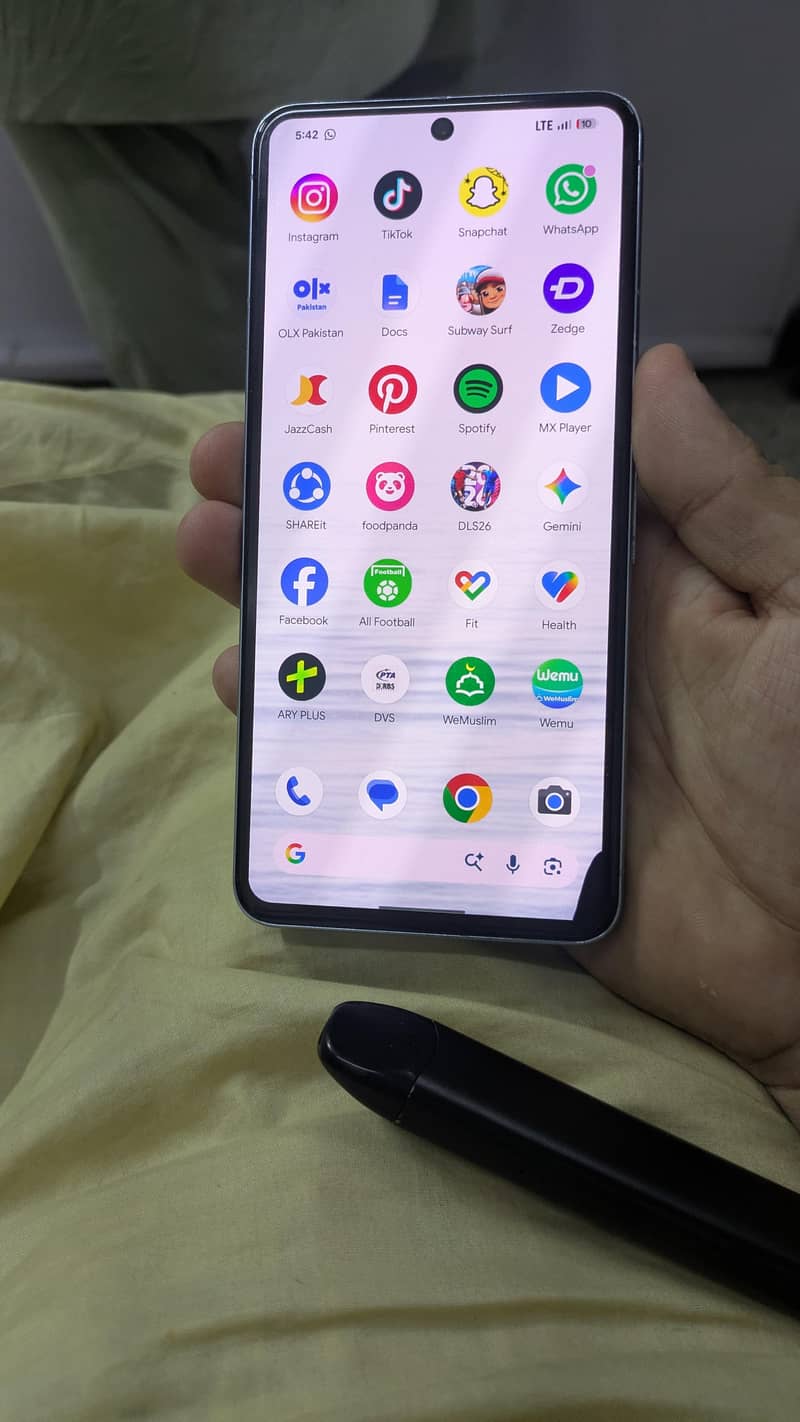 Google Pixel 8 Pro 2