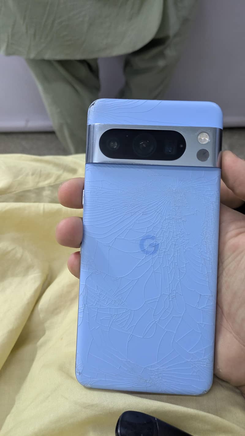 Google Pixel 8 Pro 4