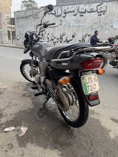 Suzuki 110 2016 model silver condition 10/4