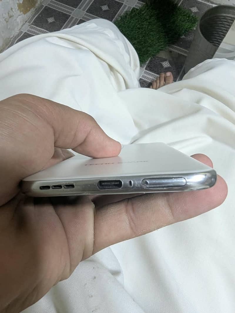 Tecno spark 40 pro plus 2