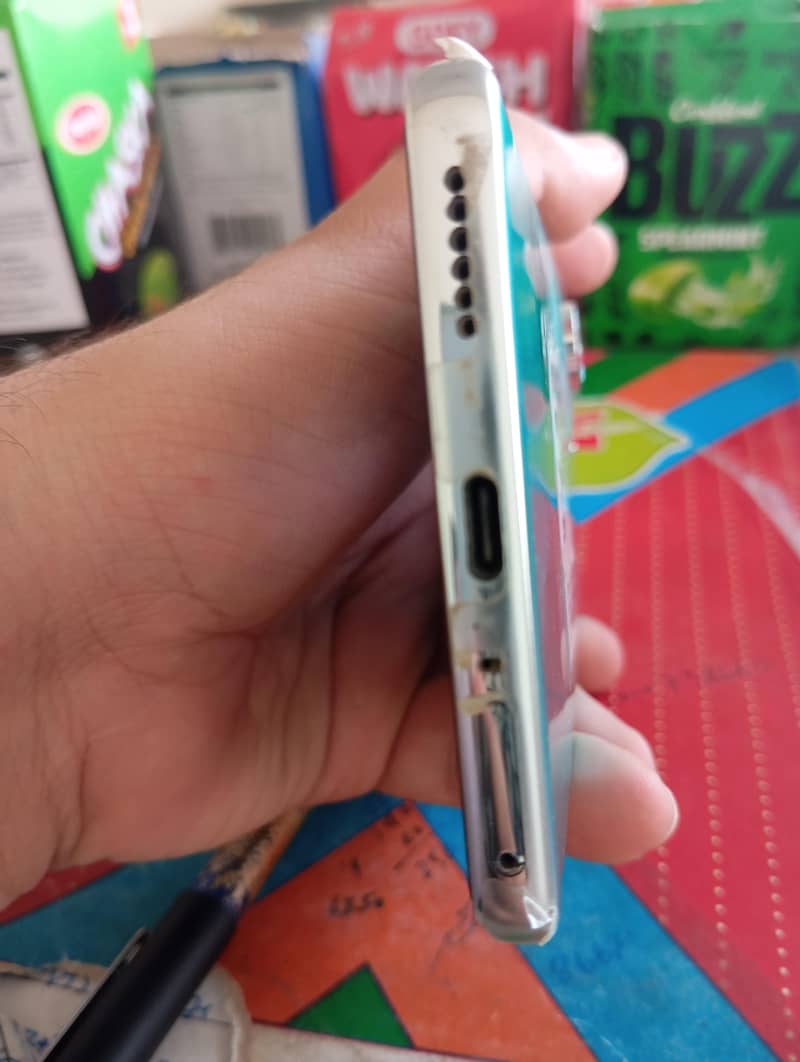 Tecno CAMON 40 Pro 1