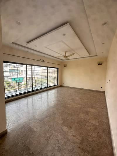 DHA Phase7, 01 Kanal, 03 Bed, Luxurious Upper Portion For Rent. Original Pictures Attached