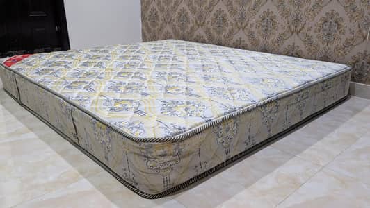 Master King Size Spring Mattress for Sale – Excellent Condition