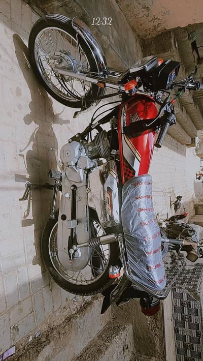 asalam e alaikum honda 125 salf start silver edition