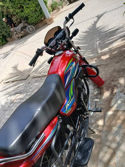 One hand use fully maintain bike