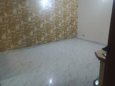 HABIB HOMES PECO ROAD NEAR MODEL TOWN LINK ROAD main street 6mrla Uper portion 3bed attached bath. laounge,big size drawing room,kitchen,TILLED flouring,8fans,GEASSER INSTALLED,camera,s installed,rooftop,ready to move