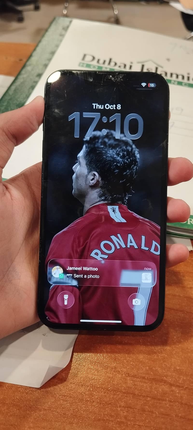 Apple iPhone 13 4