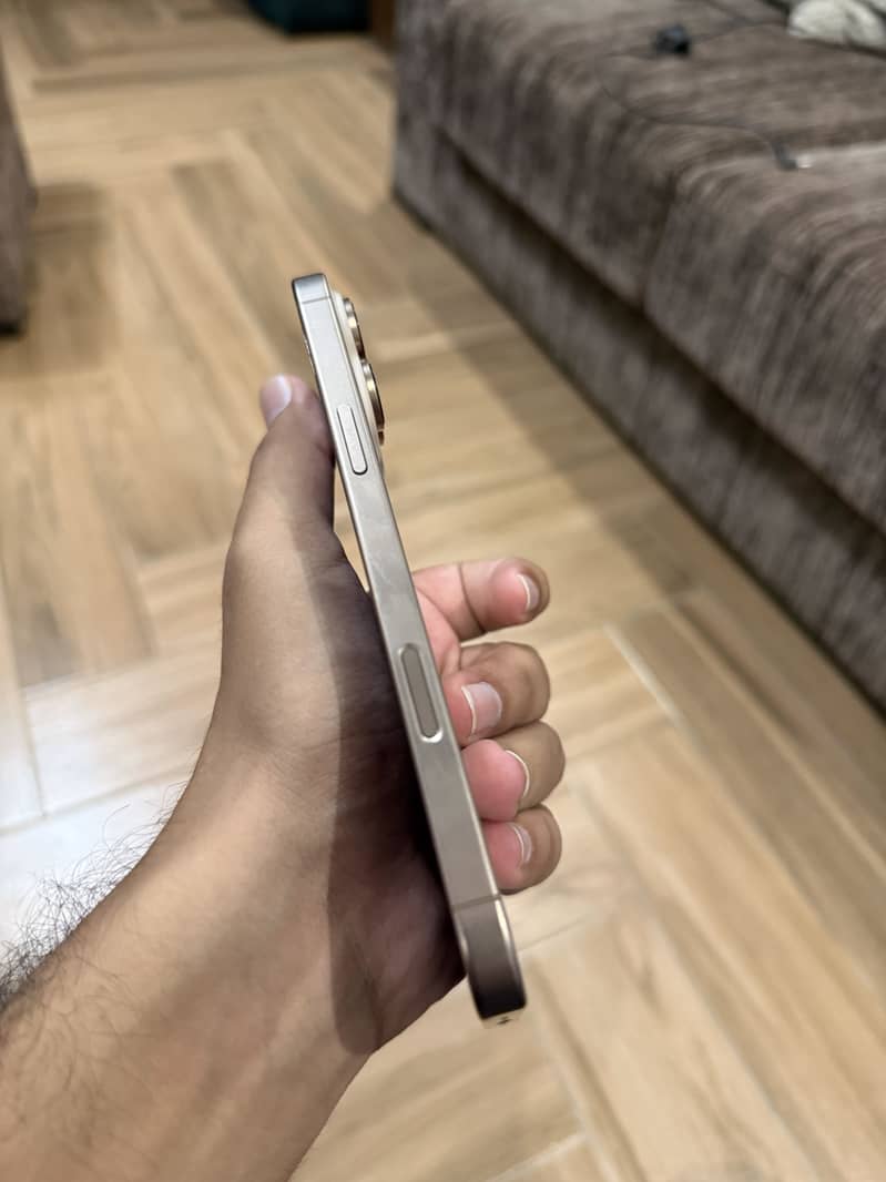 iPhone 16 Pro Max Jv 1