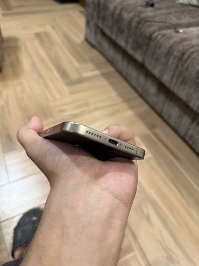 iPhone 16 Pro Max Jv 4