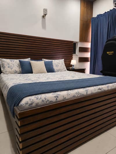 King Size Bed with 2 Side Tables and MoltyFoam Mattress