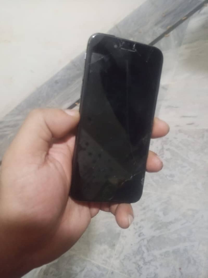 Apple iPhone 8 5