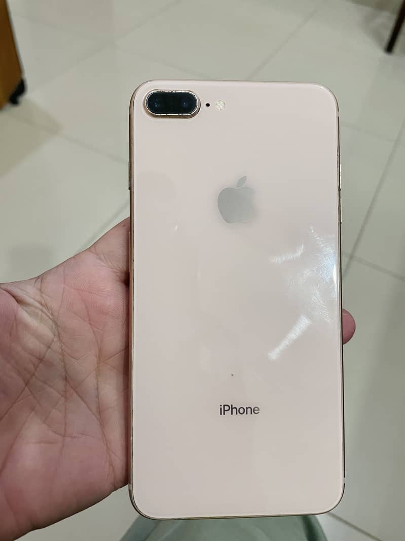 Apple iPhone 8 Plus 1