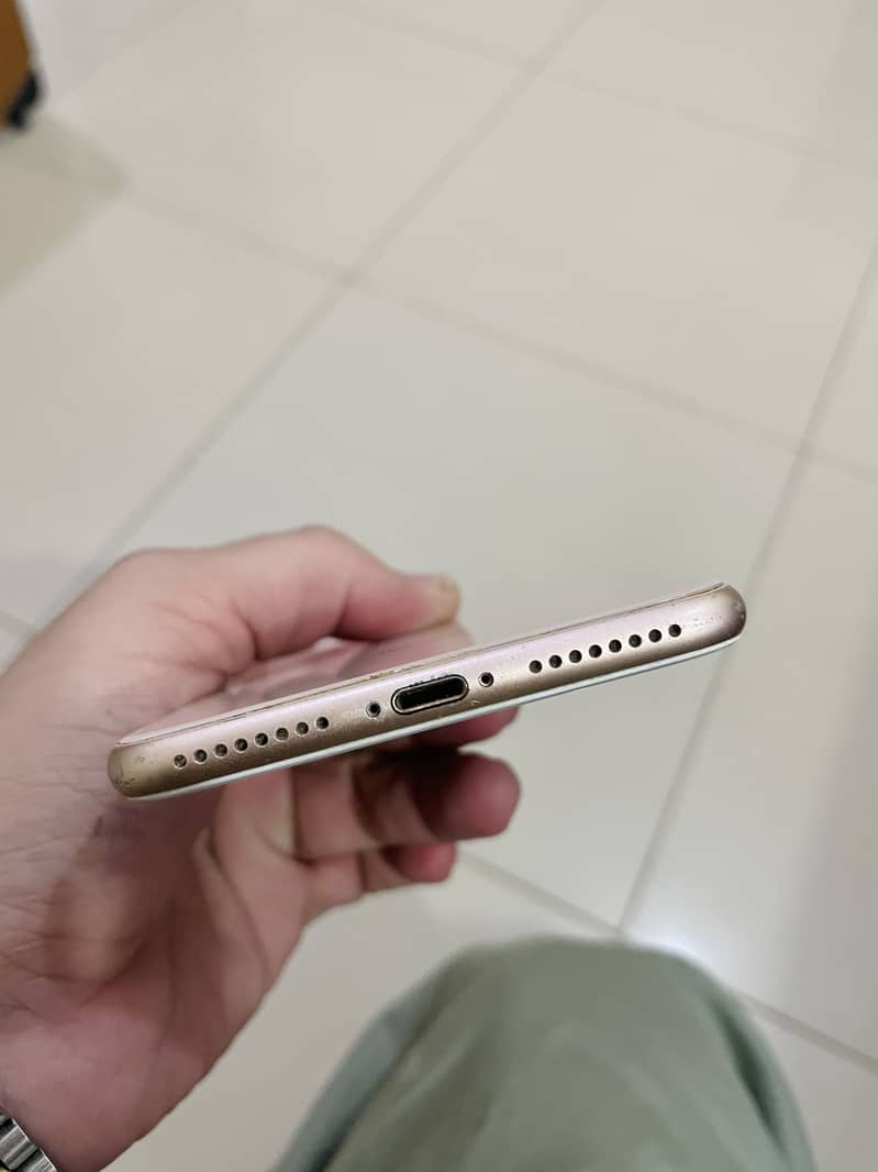Apple iPhone 8 Plus 3