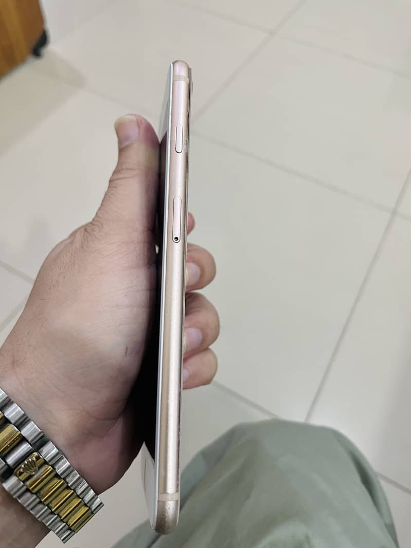 Apple iPhone 8 Plus 4
