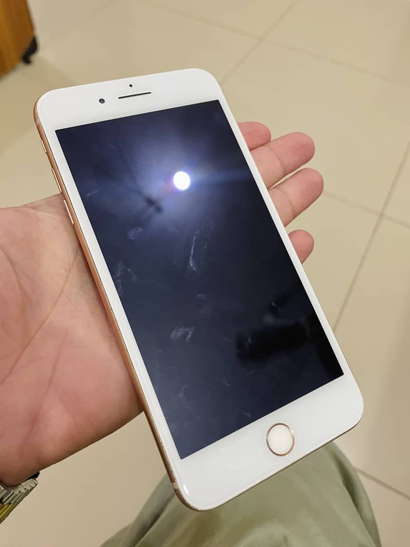 Apple iPhone 8 Plus 6