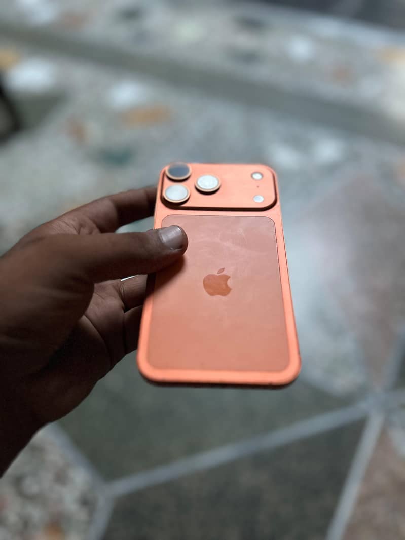 Apple iPhone 11 3