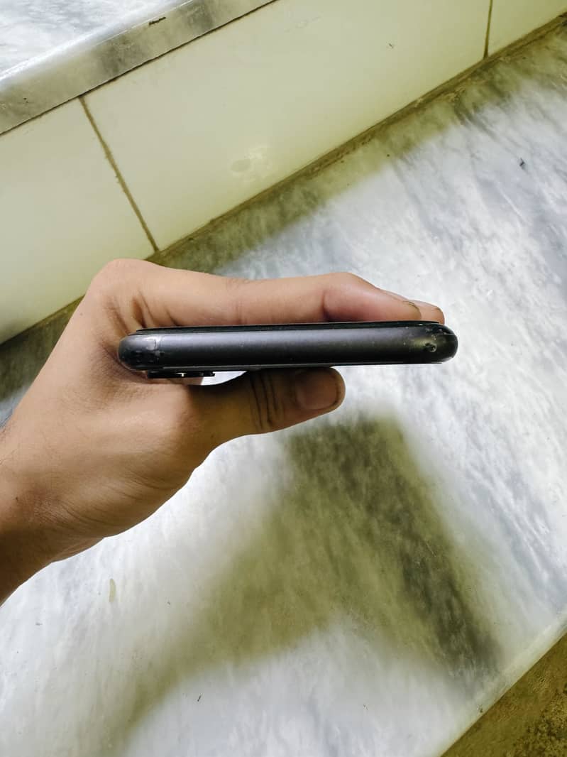Apple iPhone 11 0