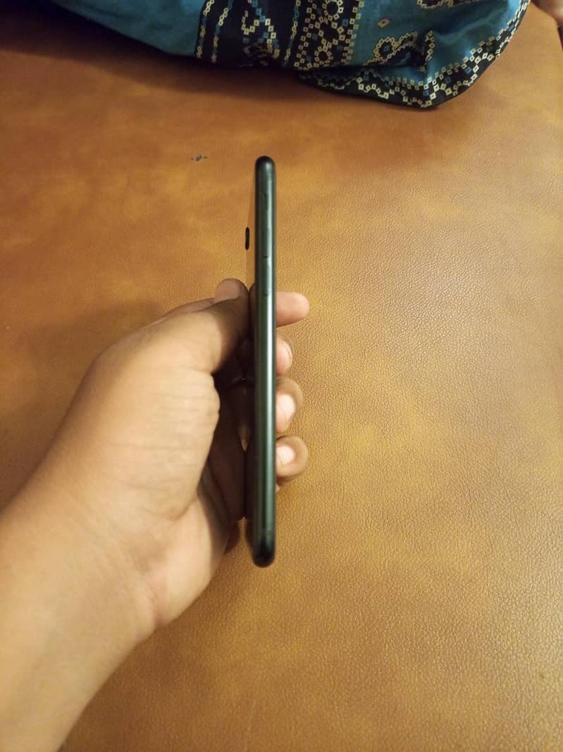 Apple iPhone SE3rd gen 1