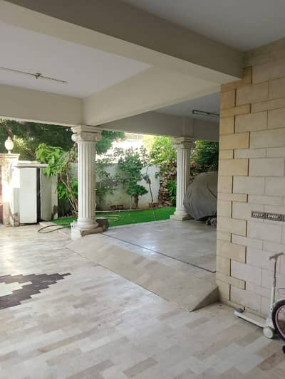 Prime Location Demolish House For Sale Sized 600 Square Yards Available In Federal B Area