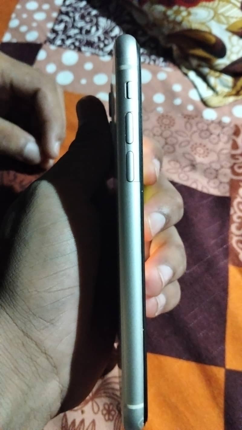 Apple iPhone 11 1