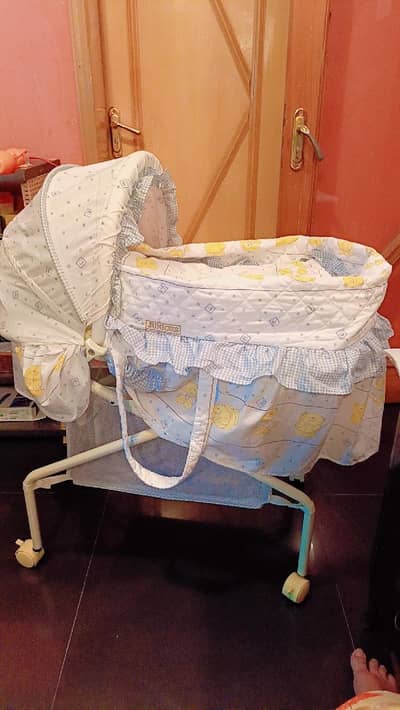 baby cot