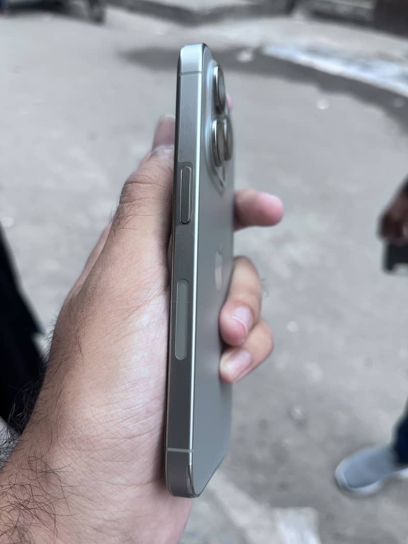 Apple iPhone 15 Pro 5