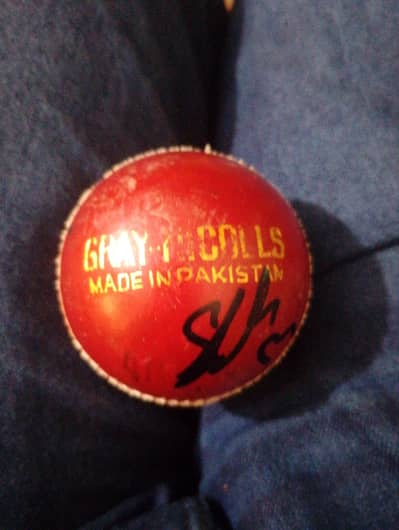 gray nicolls original hard ball with sarfaraz Ahmed original sign