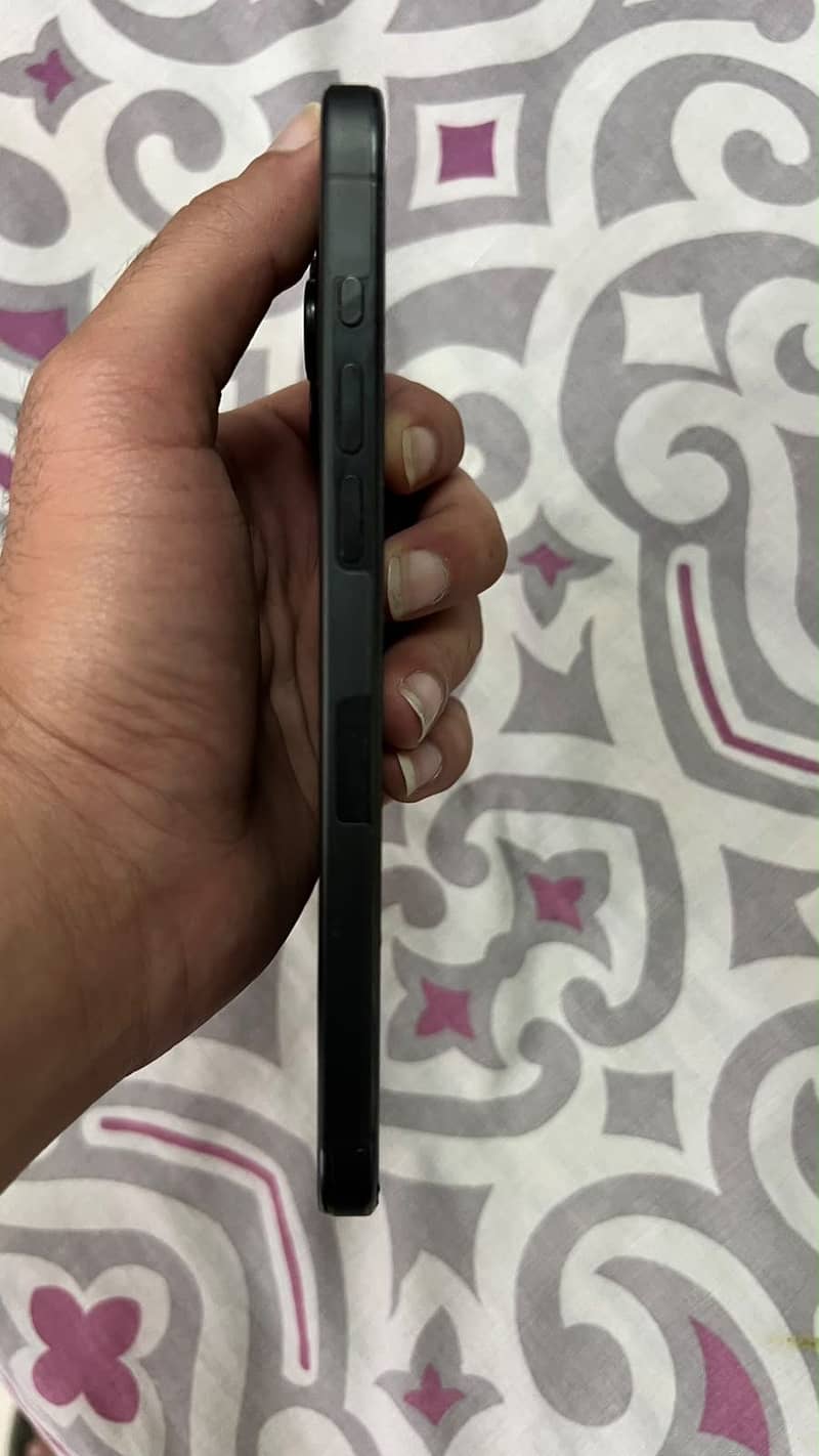 Apple iPhone 15 Pro Max 3