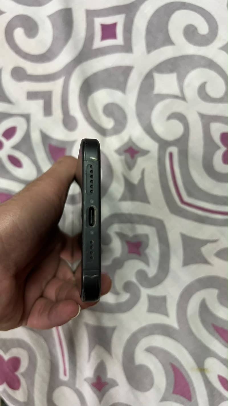 Apple iPhone 15 Pro Max 5