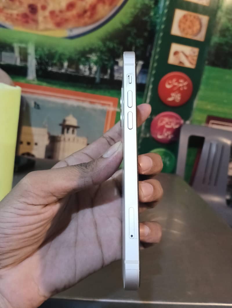 Apple iPhone 12 1