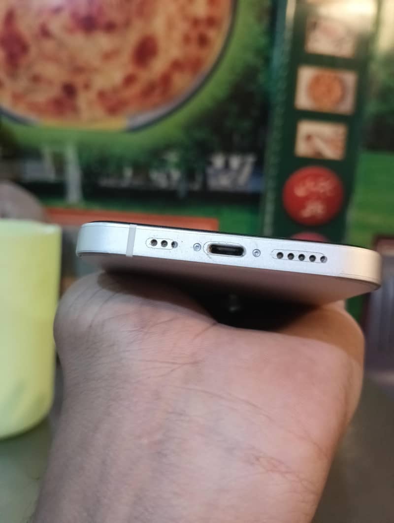 Apple iPhone 12 3