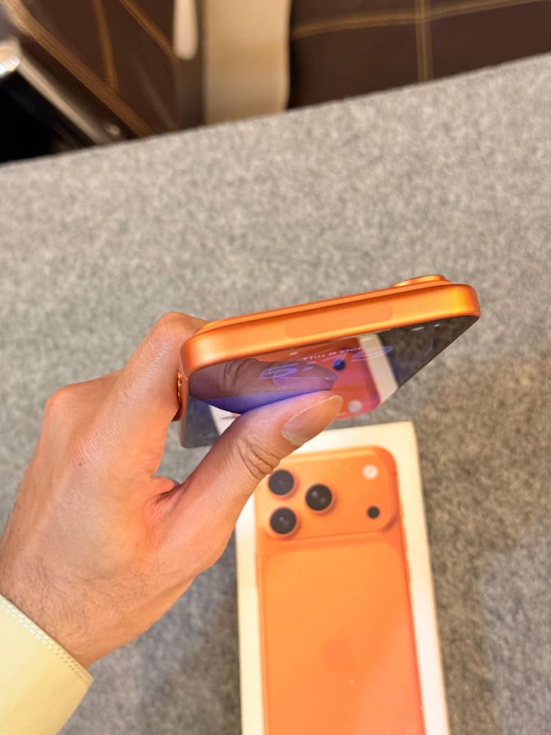 iPhone 17 Pro Max 3