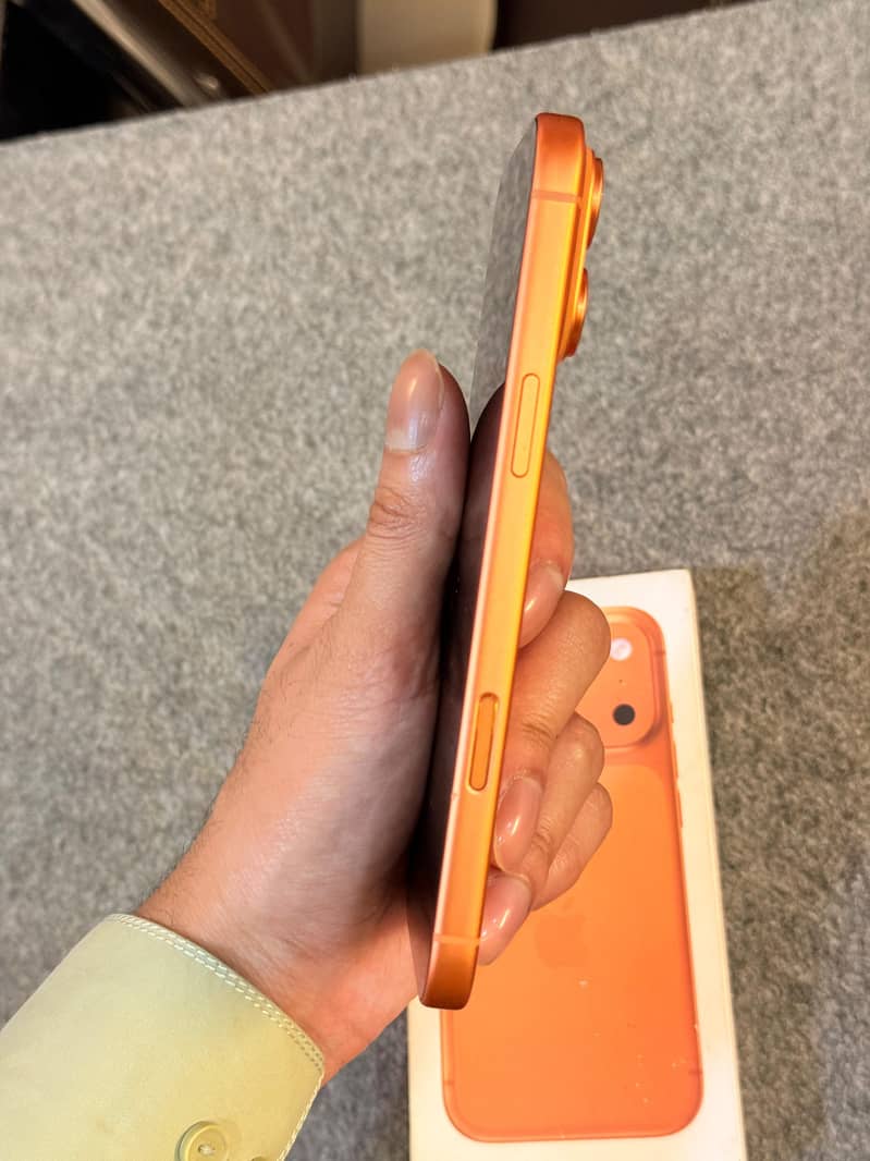 iPhone 17 Pro Max 4