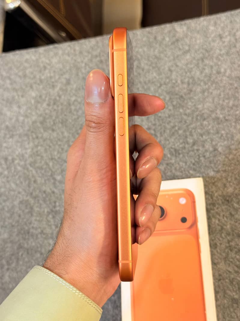 iPhone 17 Pro Max 5