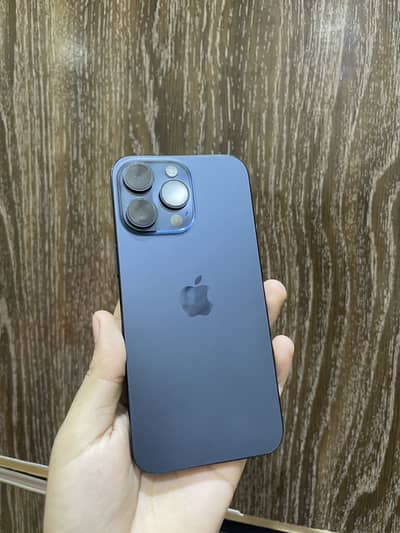 iPhone 15 Pro Max (in New Condition)