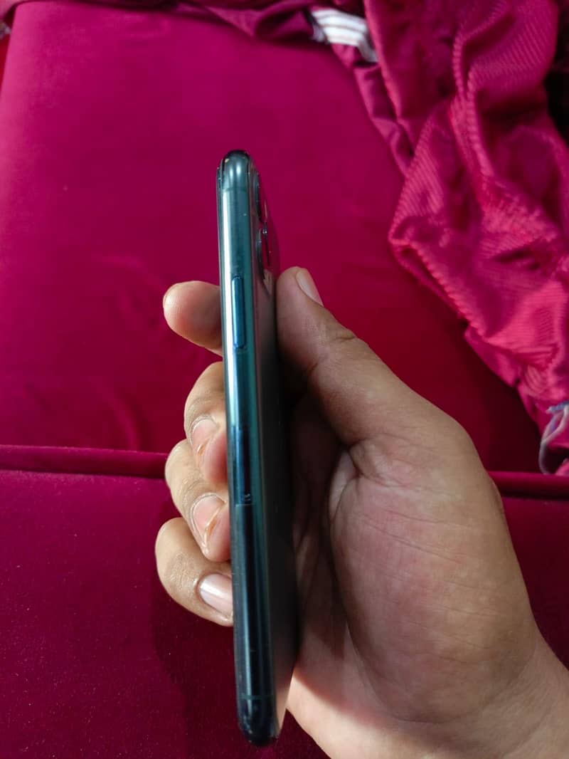 Apple iPhone 11 Pro 0