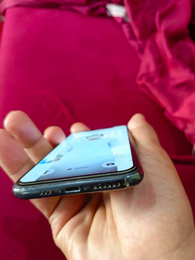 Apple iPhone 11 Pro 2