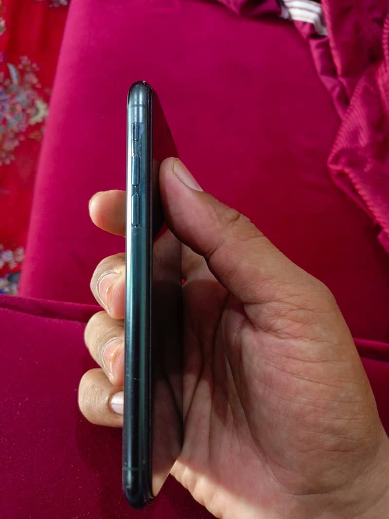Apple iPhone 11 Pro 3