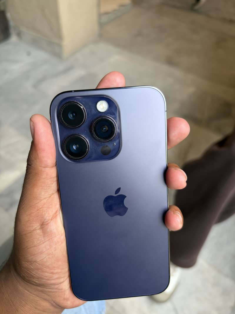 Apple iPhone 14 Pro 1