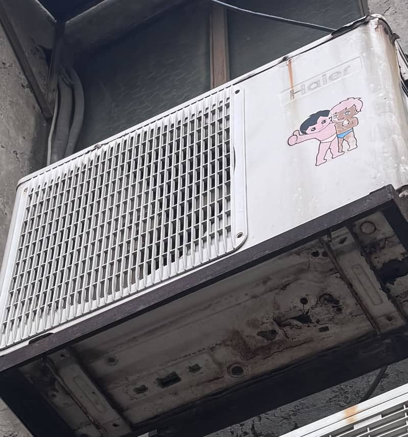 Haier split Ac one ton 1