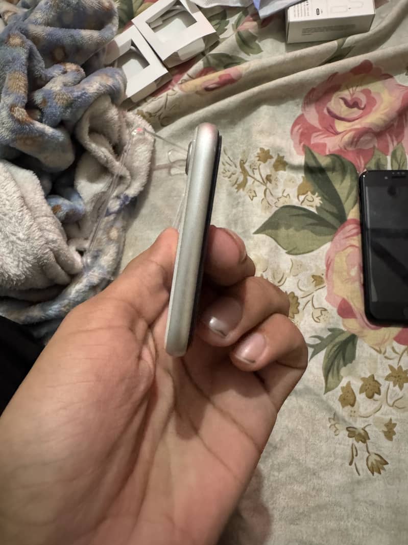 Apple iPhone SE 8