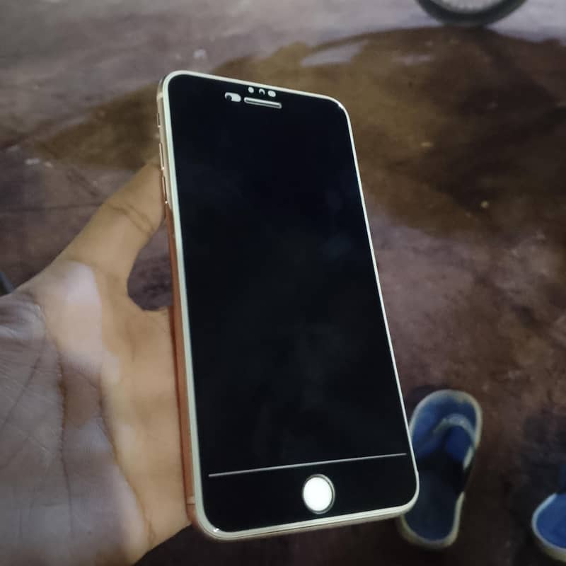 Apple iPhone 8 Plus 3