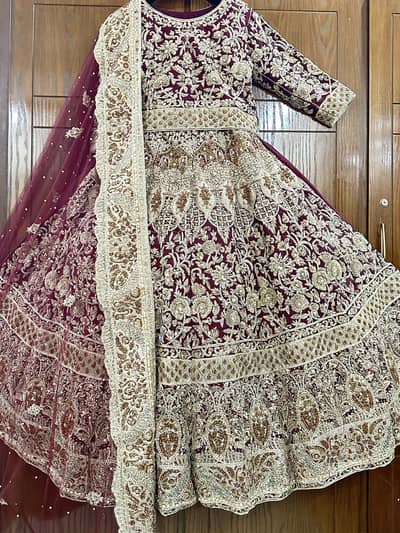 Bridal lehnga with bag