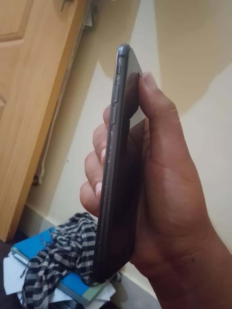 Apple iPhone 8 0