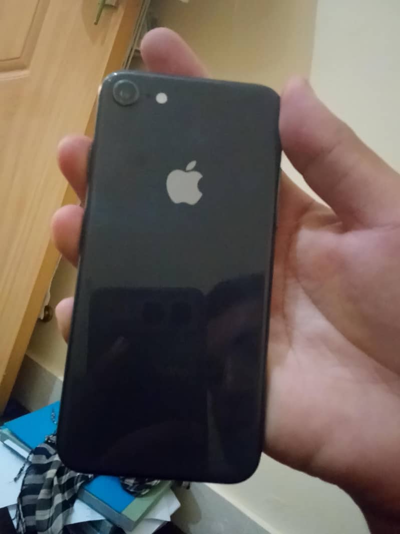 Apple iPhone 8 3