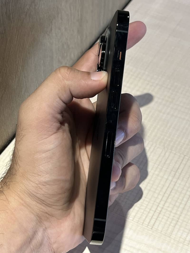 Apple iPhone 14 Pro 1