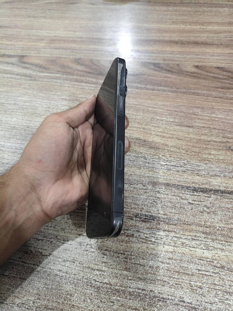 Apple iPhone 15 pro max 3