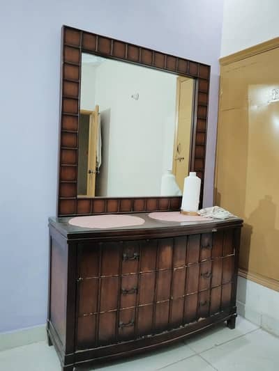 dressing table with glass